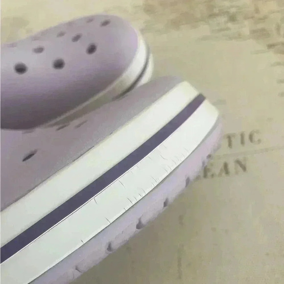 Crocs Crocband Clog Size 6 Lavender - Picture 6 of 8